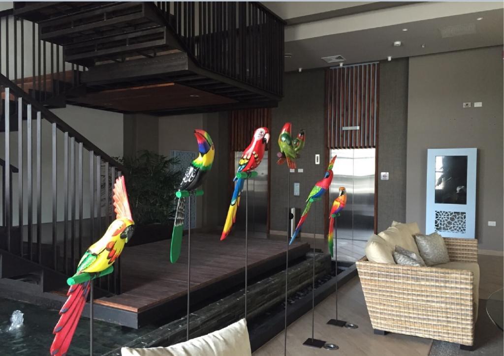 Ghl Hotel Montería Exterior foto Parrots at the lobby