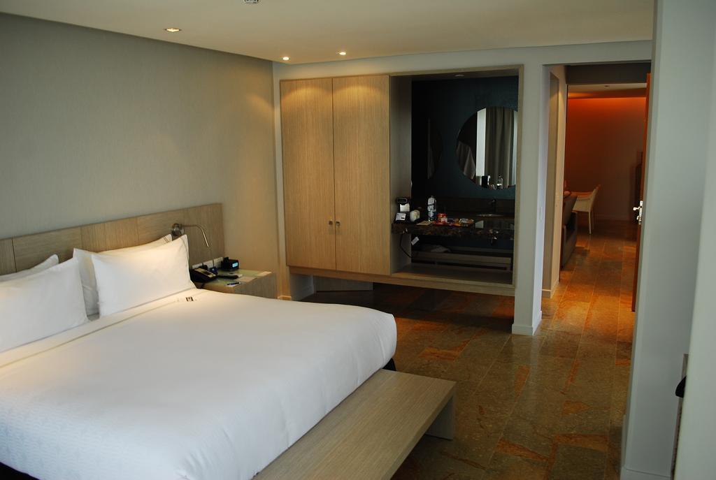 Ghl Hotel Montería Cameră foto A room at the hotel